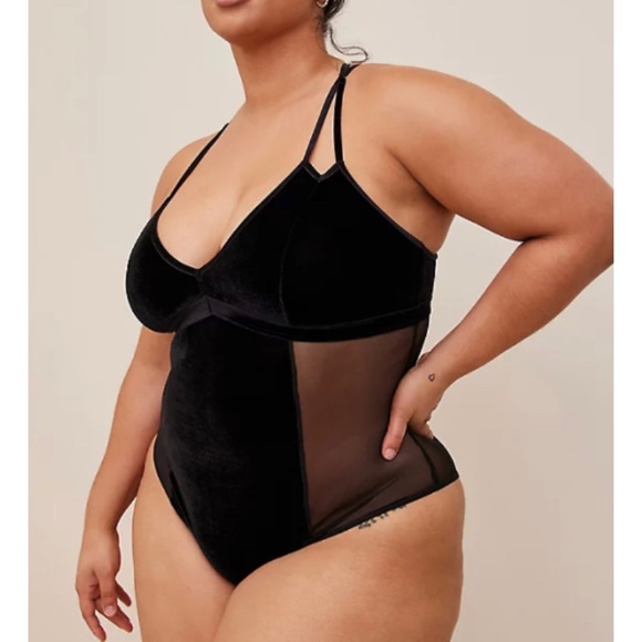 🆕 Black Velour and Mesh Bodysuit 2 2X 18 20 NWT Torrid New! Top - Picture 1 of 5